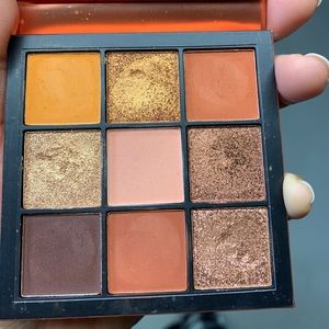 HUDA BEAUTY TOPAZ OBSESSIONS